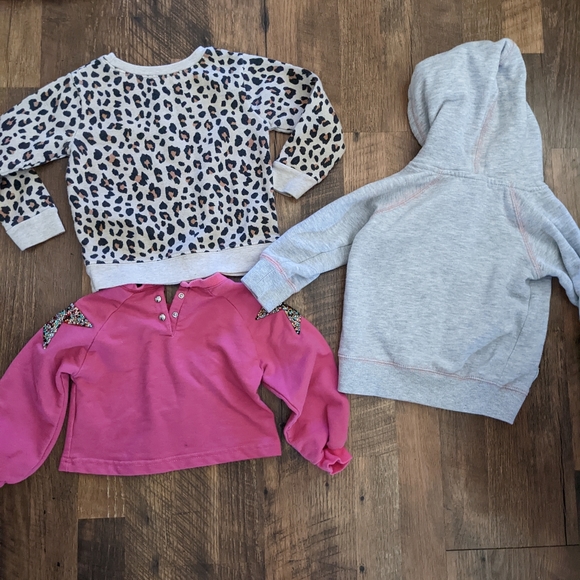 Designer toddler girls sweatshirt and vest bundle - Picture 7 of 8